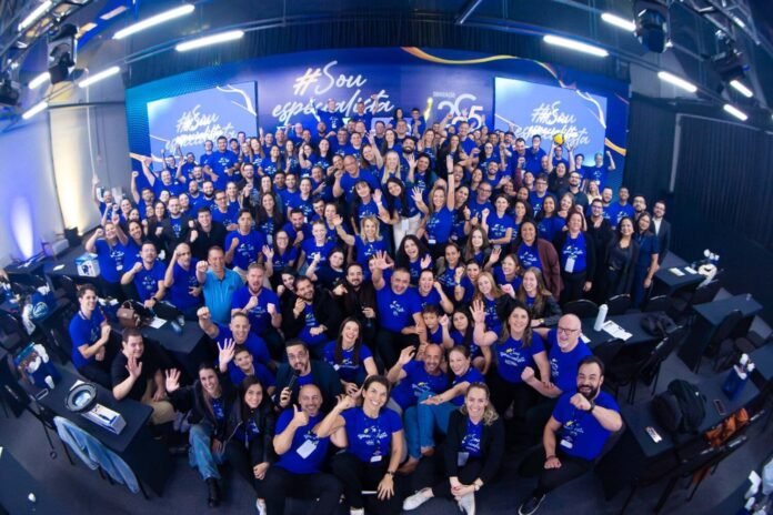 v2_9752e825-166b-4f3d-82bc-68465deb4bd2 A Convenção Ecoville 2025 mostrou que a evolução do setor de limpeza depende da combinação entre técnica, gestão e experiência do cliente.